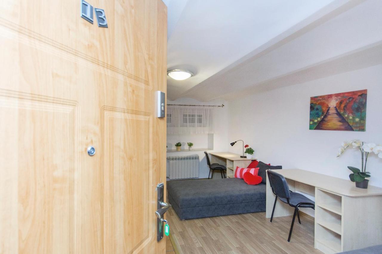 Akademikus Torun Hostel Buitenkant foto