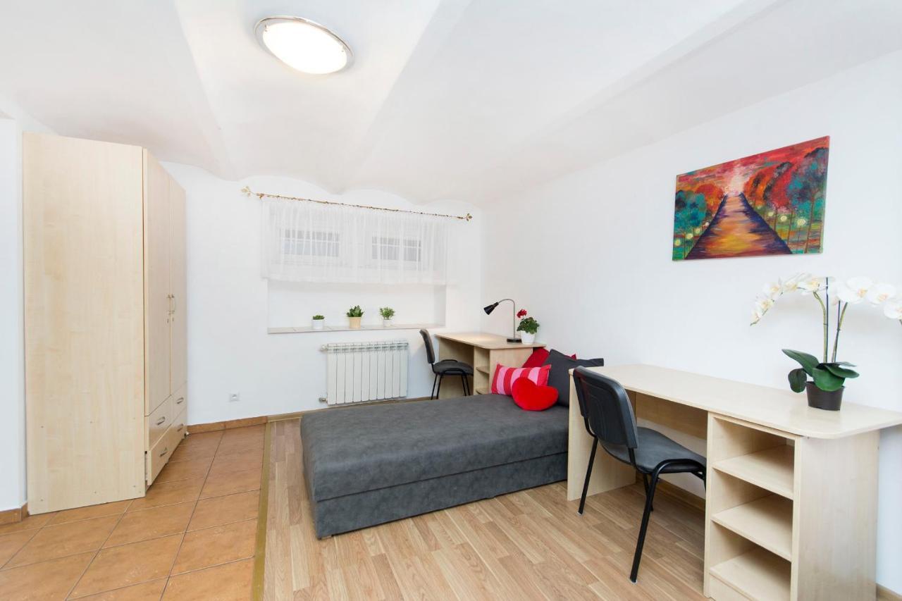 Akademikus Torun Hostel Buitenkant foto