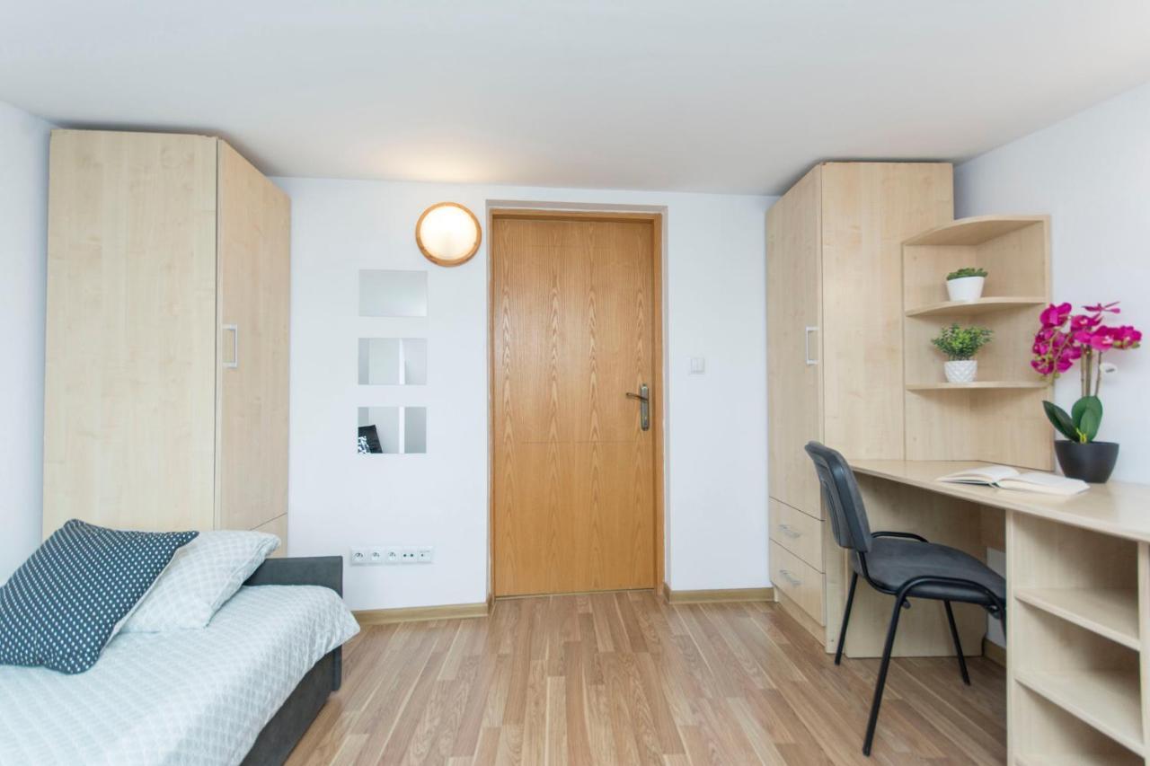 Akademikus Torun Hostel Buitenkant foto